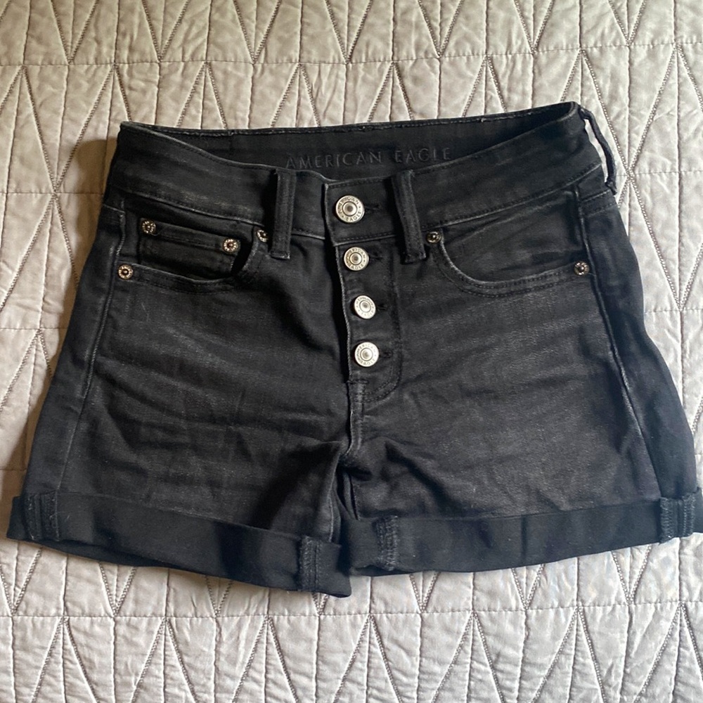 Size 00 American Eagle black shorts with buttons